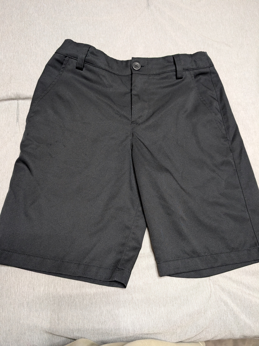 Under Armour Black Athletic Shorts for Kids Size Medium